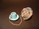 thee-ei met lichtblauw kopje
